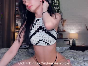 webcam girl riskyproject live cam image #12713792