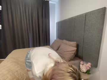 webcam girl charming_melody live cam image #9315947