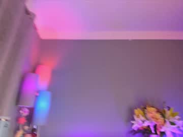 webcam girl littlee33 live cam image #9208107