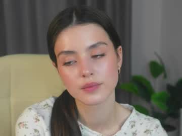 webcam girl lucky_forme live cam image #12017620