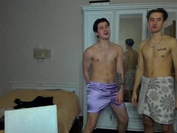 webcam man purple_gang live cam image #555825