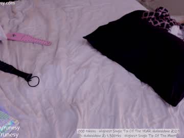 webcam girl runesy live cam image #6869936