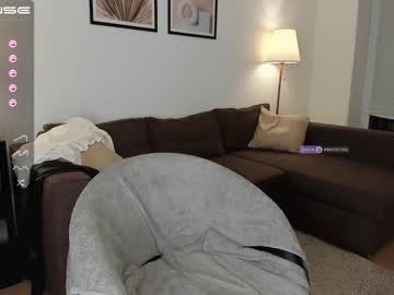 webcam girl intrigueeme live cam image #404060