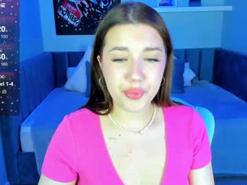 webcam girl lilla_cuties live cam image #10436595