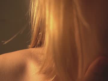 webcam girl bibi_it_is live cam image #4042586