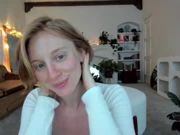 webcam girl pretendlunch live cam image #3193355