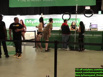 webcam couple honeyand_thebear live cam image #500419