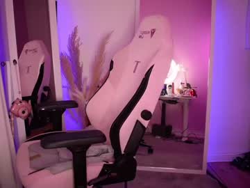 webcam girl strawberryjamx live cam image #6303636