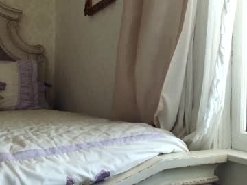 webcam girl littlegreekflower live cam image #10687442