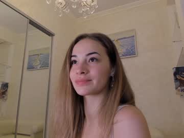 webcam girl strawberry_donut live cam image #271677
