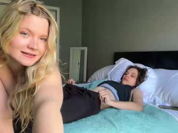 webcam couple iheartcassie2844 live cam image #12134327
