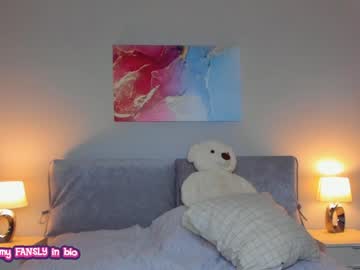 webcam girl your__voice live cam image #2539842