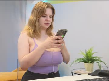 webcam girl lovlybambi live cam image #6938021