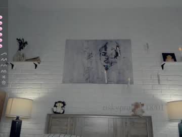 webcam girl riskyproject live cam image #8276698