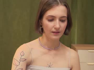 webcam girl flower_rain live cam image #10514566