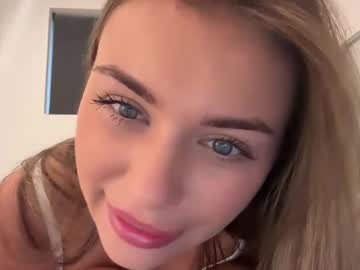 webcam girl cassies1 live cam image #10466998