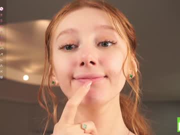 webcam girl margarethowell live cam image #12605444