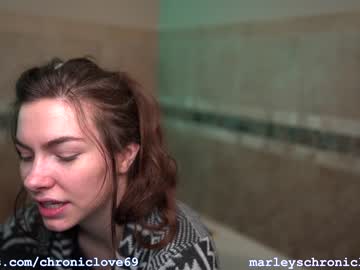 webcam girl chroniclove live cam image #2292075