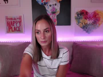 webcam girl holihurricane live cam image #12685616