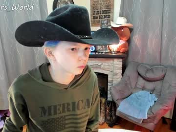 webcam girl murbears_world live cam image #3011257