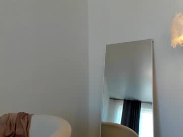 webcam girl sofia_flowers live cam image #9035998