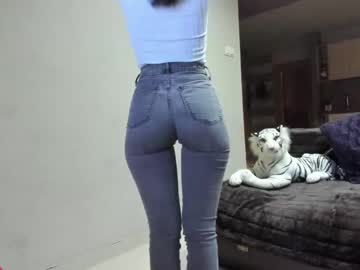 webcam girl sofiaandwonderland live cam image #1668402