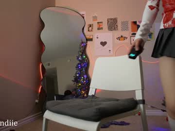 webcam girl bestblondiiecb live cam image #11547025