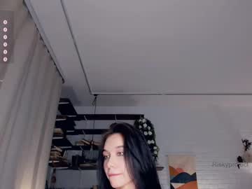 webcam girl riskyproject live cam image #11998038