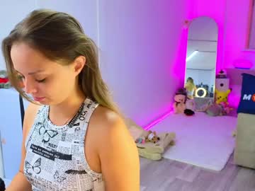 webcam girl misss_viki live cam image #10759896