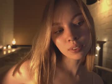 webcam girl bibi_it_is live cam image #3315918