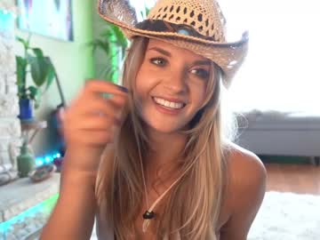 webcam girl phoenix_taylor live cam image #2743102