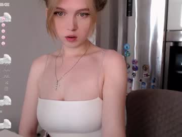 webcam girl small_blondee live cam image #2926963