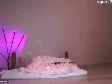 webcam girl queeneliaa_ live cam image #12509679