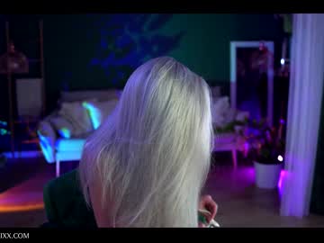 webcam girl provocatrixx live cam image #4340759