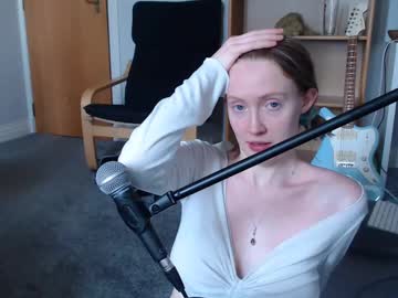 webcam girl dominiquemystique live cam image #10011730