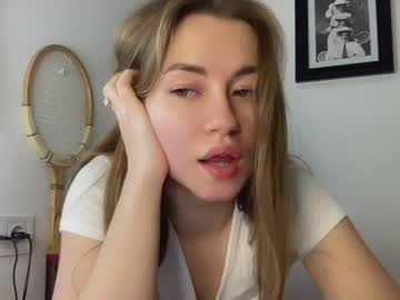 webcam girl strawberryjamx live cam image #1323349