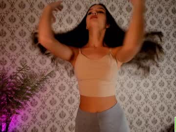 webcam girl amandamedrano live cam image #4195335