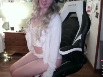 webcam girl pixelatedprincess live cam image #7395119