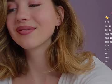 webcam girl emmi_rosee live cam image #12141233