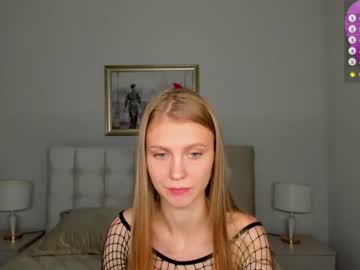webcam girl phoebepaw live cam image #10339195