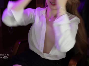 webcam girl bestblondiiecb live cam image #5101554
