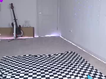 webcam girl petitebrat live cam image #12253573