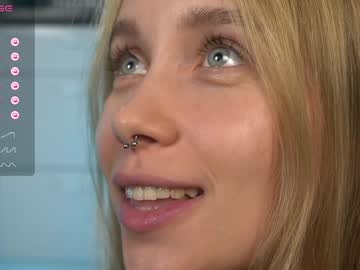 webcam girl 2girls_1dream live cam image #10777846