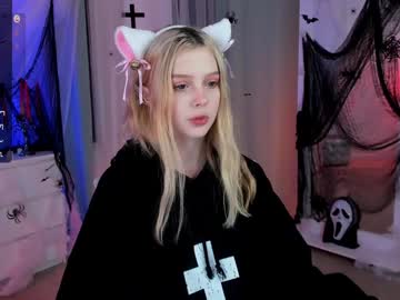 webcam girl little_anitta live cam image #10949236