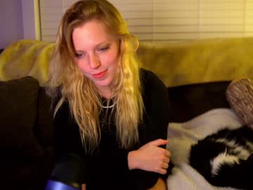 webcam girl crimsonxrapture live cam image #695961