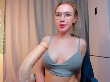 webcam girl nerdy_freyua live cam image #7160930