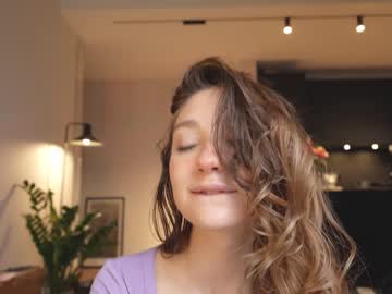 webcam girl mia_elfie live cam image #9351261
