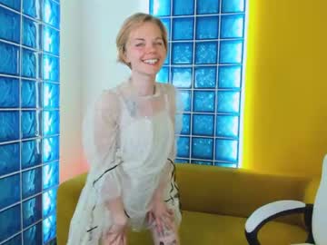 webcam girl mia_sailor live cam image #2689435