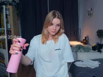 webcam girl intimacy_scene live cam image #9652017