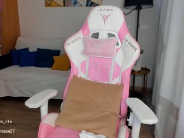 webcam girl crimson_baby live cam image #10736270